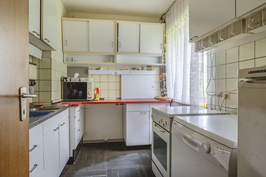 Immobilienangebot - Aachen - Wohnen - Laurensberg!
Freistehendes Zweifamilienhaus mit großen Zusatzflächen und traumhaftem Grundstück