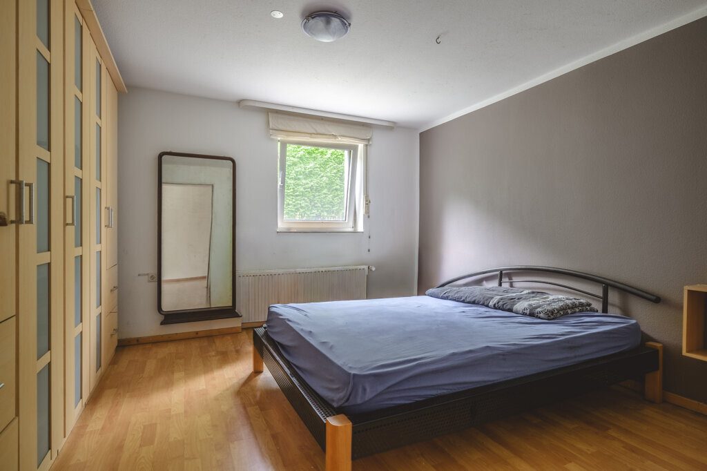 Immobilienangebot - Aachen - Wohnen - Laurensberg!
Freistehendes Zweifamilienhaus mit großen Zusatzflächen und traumhaftem Grundstück