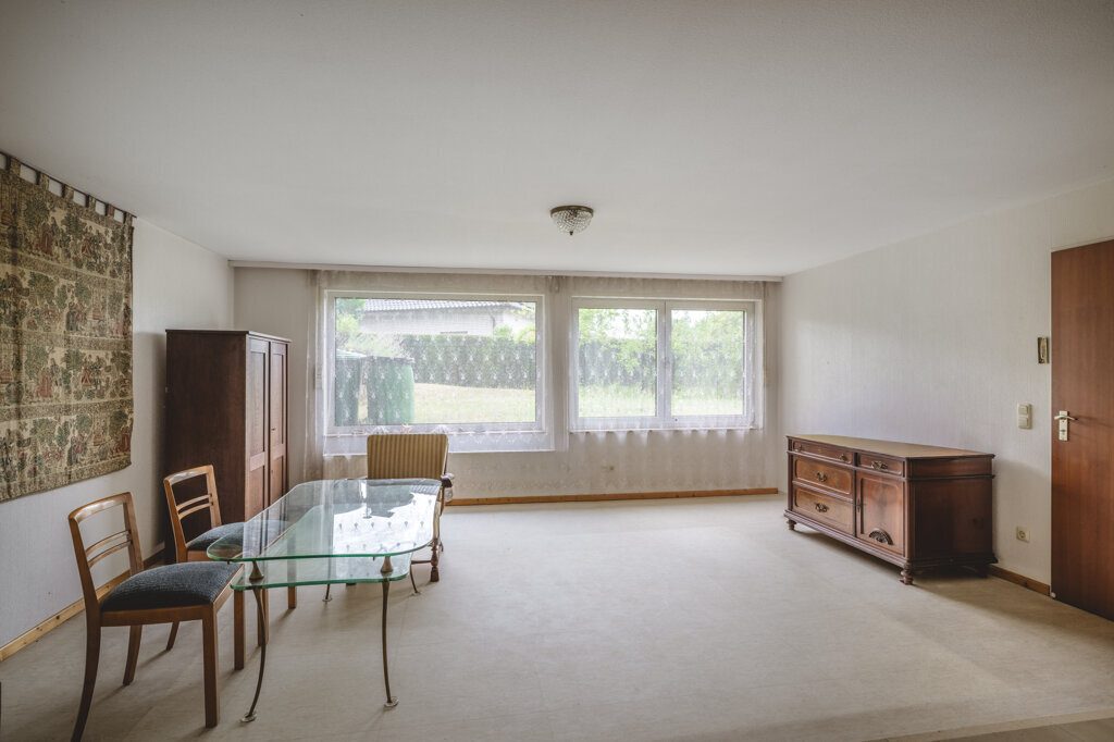 Immobilienangebot - Aachen - Wohnen - Laurensberg!
Freistehendes Zweifamilienhaus mit großen Zusatzflächen und traumhaftem Grundstück