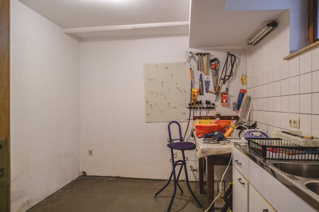 Immobilienangebot - Aachen - Wohnen - Laurensberg!
Freistehendes Zweifamilienhaus mit großen Zusatzflächen und traumhaftem Grundstück