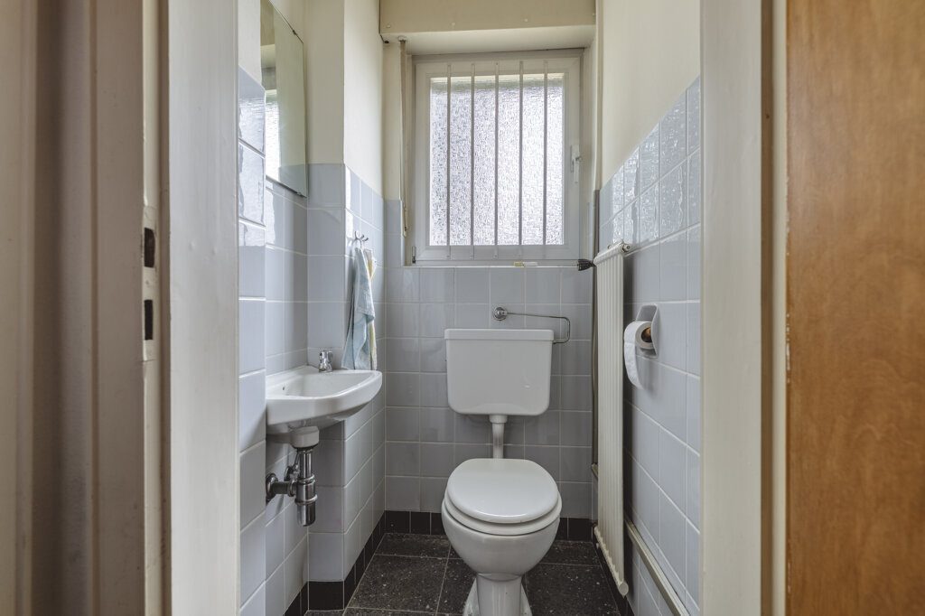 Immobilienangebot - Aachen - Wohnen - Laurensberg!
Freistehendes Zweifamilienhaus mit großen Zusatzflächen und traumhaftem Grundstück
