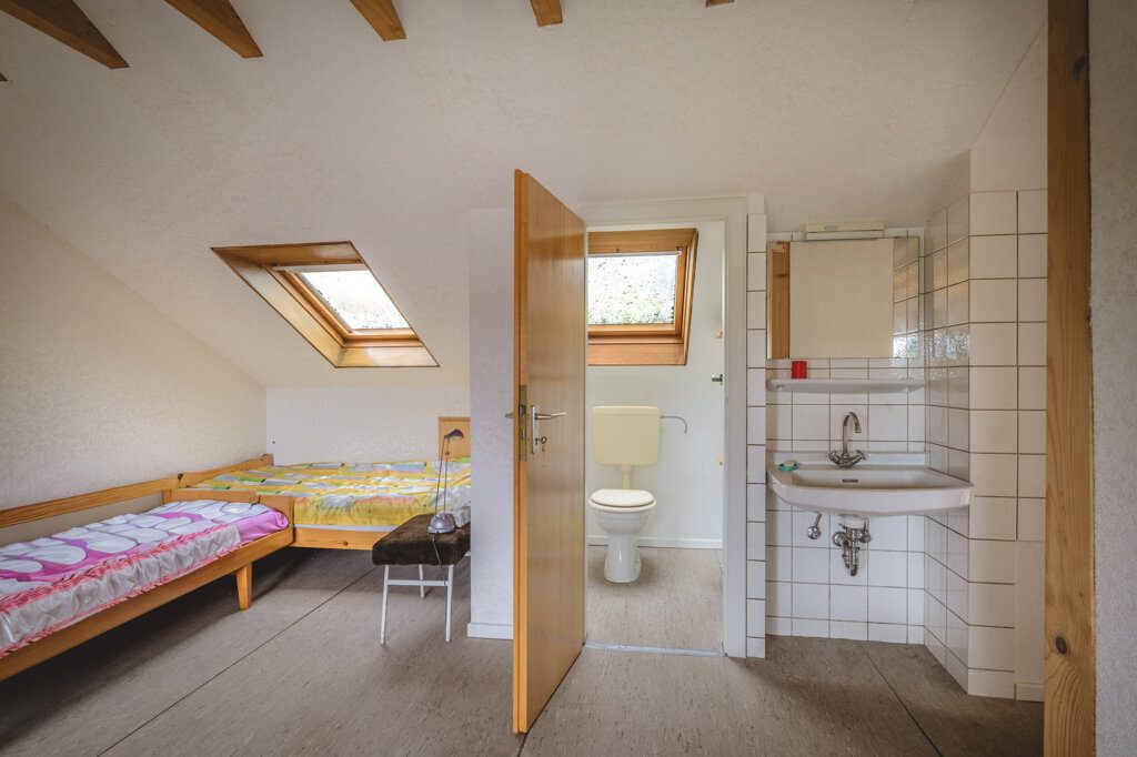 Immobilienangebot - Aachen - Wohnen - Laurensberg!
Freistehendes Zweifamilienhaus mit großen Zusatzflächen und traumhaftem Grundstück