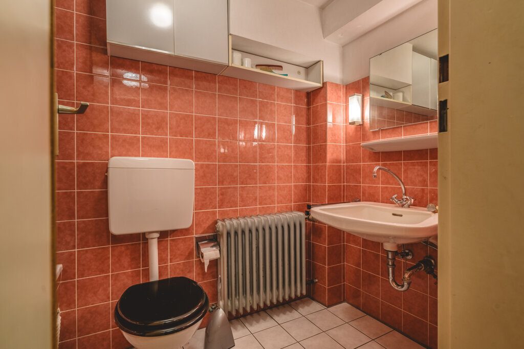 Immobilienangebot - Aachen - Wohnen - Laurensberg!
Freistehendes Zweifamilienhaus mit großen Zusatzflächen und traumhaftem Grundstück