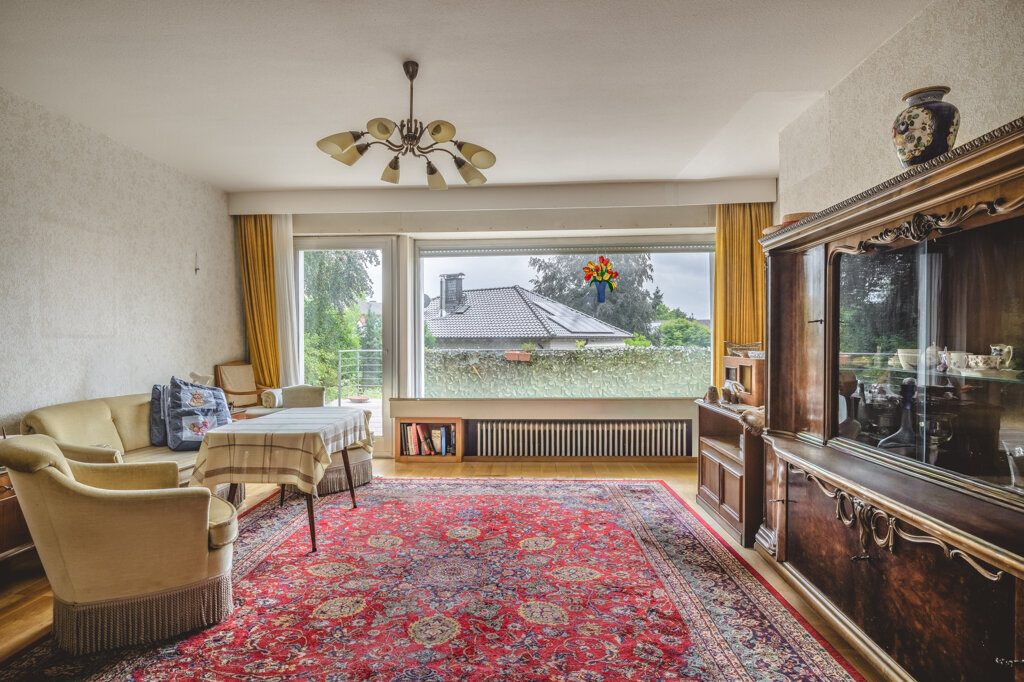 Immobilienangebot - Aachen - Wohnen - Laurensberg!
Freistehendes Zweifamilienhaus mit großen Zusatzflächen und traumhaftem Grundstück