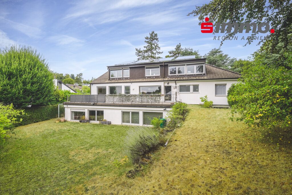 Immobilienangebot - Aachen - Wohnen - Laurensberg!
Freistehendes Zweifamilienhaus mit großen Zusatzflächen und traumhaftem Grundstück