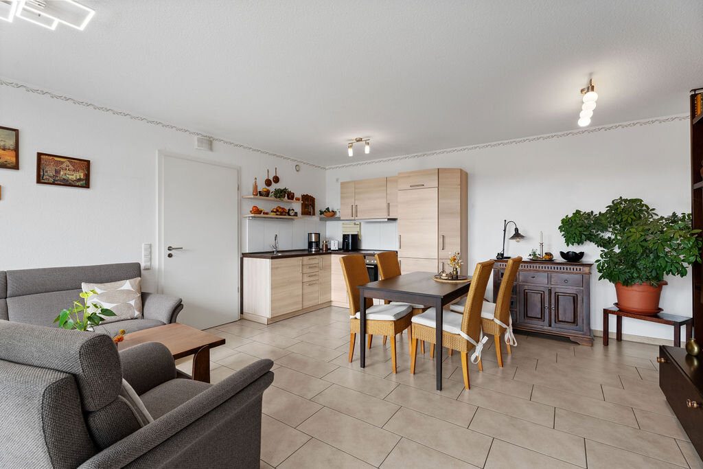 Immobilienangebot - Baesweiler - Wohnen - Altersgerechte, vermietete Eigentumswohnung über den Dächern von Baesweiler