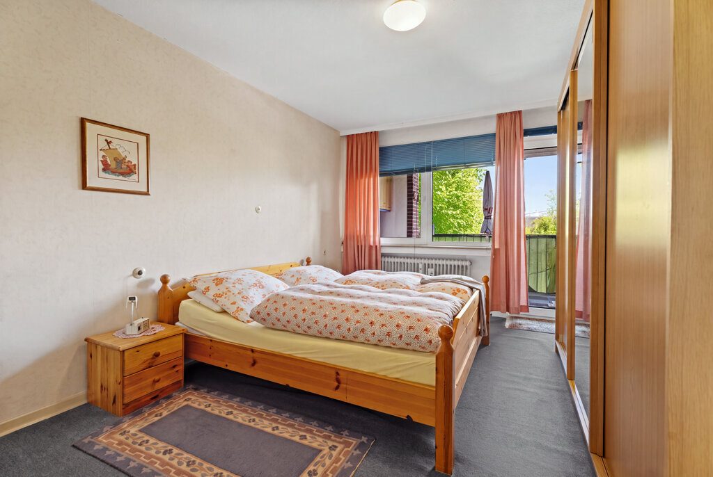 Immobilienangebot - Aachen - Renditehäuser - 10‑Familienhaus mit 8 Garagen in ruhiger Wohnlage. 3 Einheiten zur Übergabe bezugsfrei!
