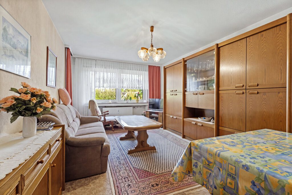 Immobilienangebot - Aachen - Renditehäuser - 10‑Familienhaus mit 8 Garagen in ruhiger Wohnlage. 3 Einheiten zur Übergabe bezugsfrei!