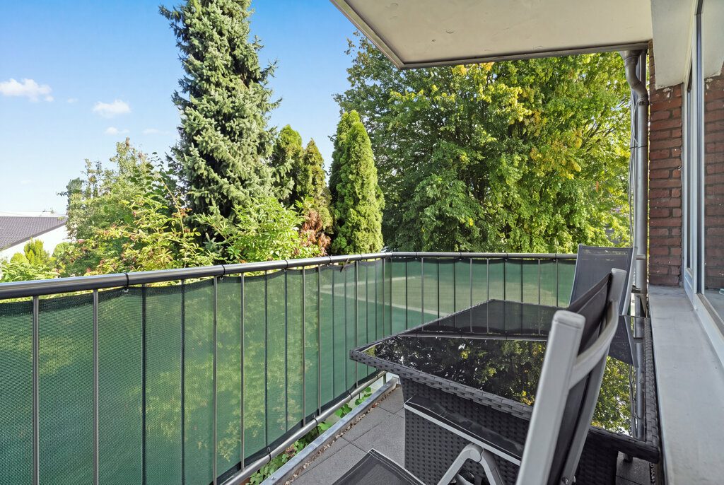 Immobilienangebot - Aachen - Renditehäuser - 10‑Familienhaus mit 8 Garagen in ruhiger Wohnlage. 3 Einheiten zur Übergabe bezugsfrei!