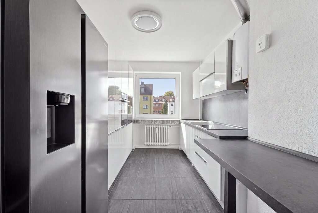 Immobilienangebot - Aachen - Renditehäuser - 10‑Familienhaus mit 8 Garagen in ruhiger Wohnlage. 3 Einheiten zur Übergabe bezugsfrei!
