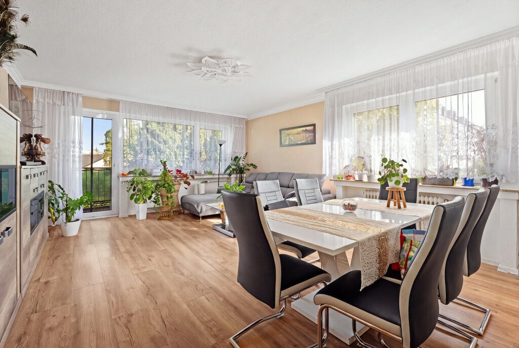 Immobilienangebot - Aachen - Renditehäuser - 10‑Familienhaus mit 8 Garagen in ruhiger Wohnlage. 3 Einheiten zur Übergabe bezugsfrei!