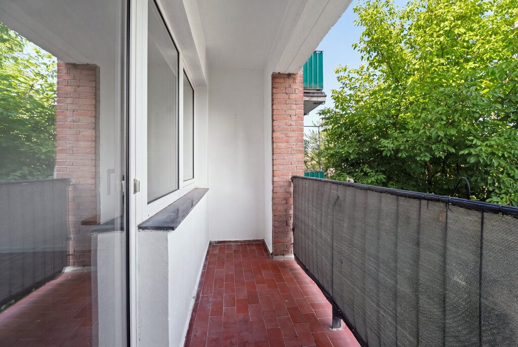Immobilienangebot - Aachen - Renditehäuser - 10‑Familienhaus mit 8 Garagen in ruhiger Wohnlage. 3 Einheiten zur Übergabe bezugsfrei!