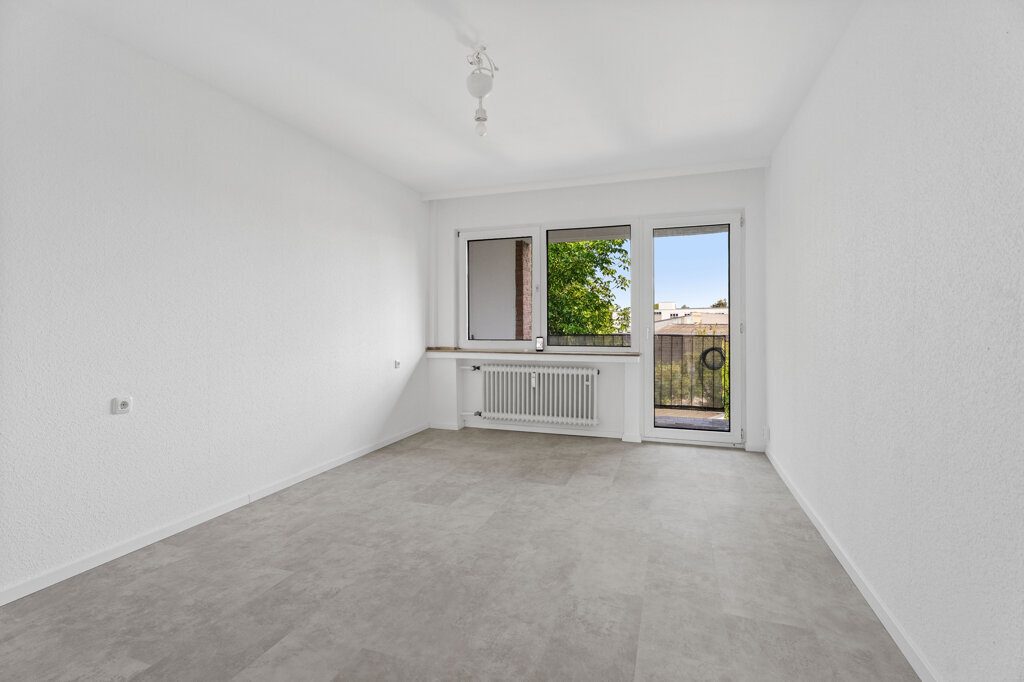 Immobilienangebot - Aachen - Renditehäuser - 10‑Familienhaus mit 8 Garagen in ruhiger Wohnlage. 3 Einheiten zur Übergabe bezugsfrei!