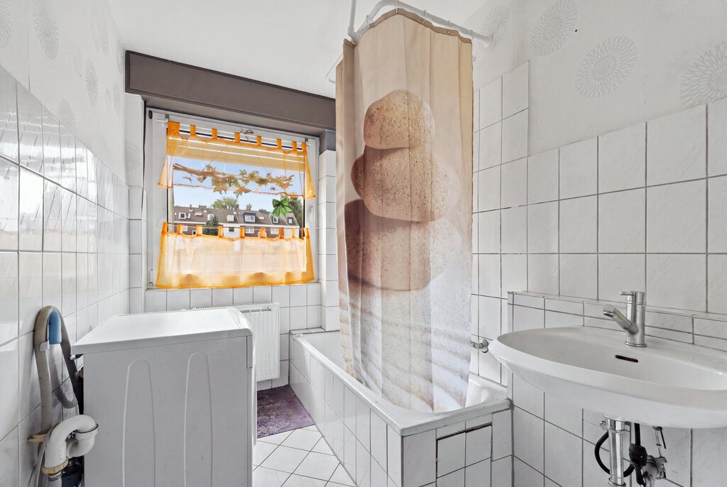 Immobilienangebot - Aachen - Renditehäuser - 10‑Familienhaus mit 8 Garagen in ruhiger Wohnlage. 3 Einheiten zur Übergabe bezugsfrei!