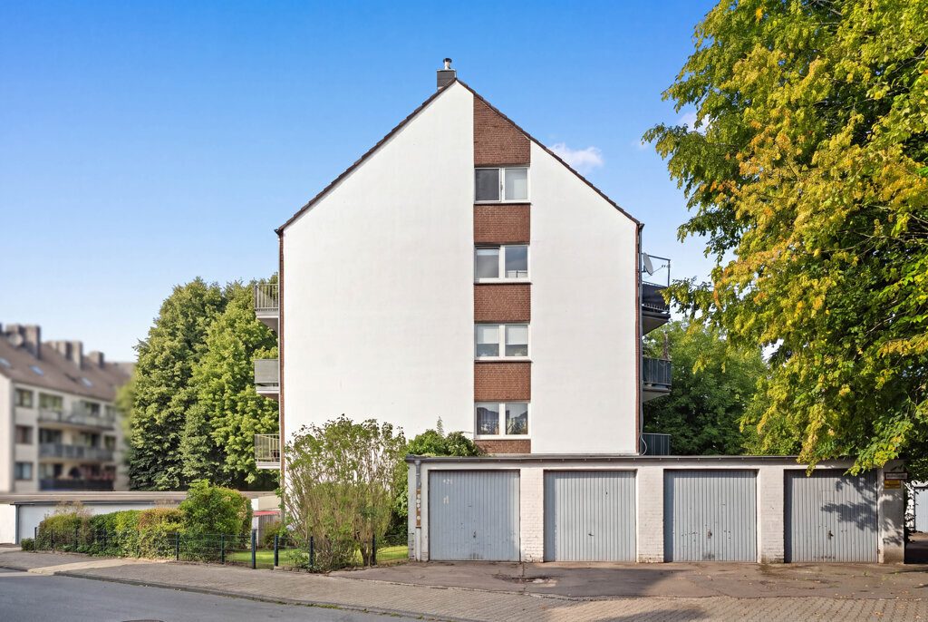 Immobilienangebot - Aachen - Renditehäuser - 10‑Familienhaus mit 8 Garagen in ruhiger Wohnlage. 3 Einheiten zur Übergabe bezugsfrei!