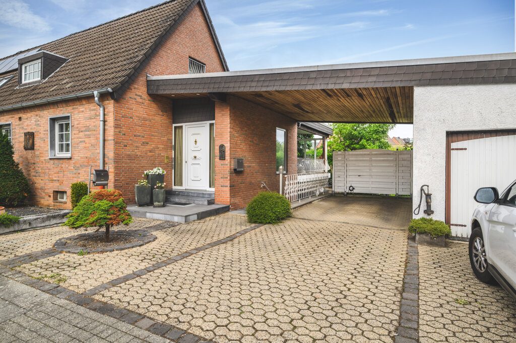 Immobilienangebot - Aachen - Wohnen - Alt Richterich!
Repräsentatives Einfamilienhaus mit Einliegerwohnung