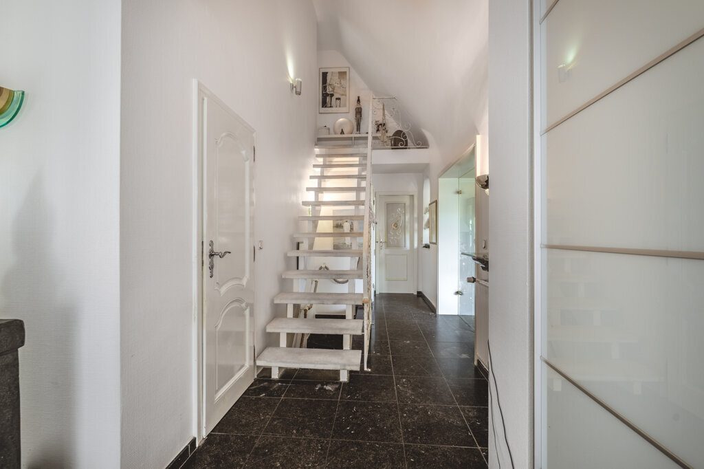 Immobilienangebot - Aachen - Wohnen - Alt Richterich!
Repräsentatives Einfamilienhaus mit Einliegerwohnung