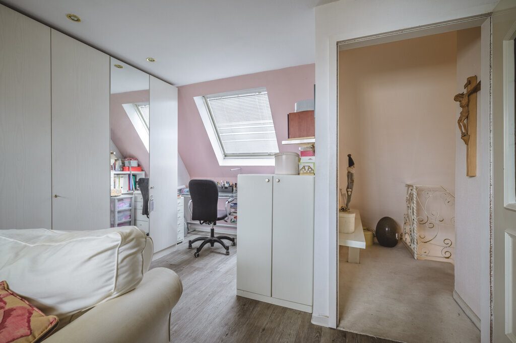 Immobilienangebot - Aachen - Wohnen - Alt Richterich!
Repräsentatives Einfamilienhaus mit Einliegerwohnung