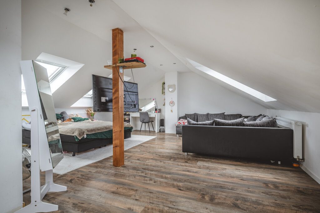 Immobilienangebot - Würselen - Wohnen - Bardenberg!
Umfassend saniertes Einfamilienhaus mit großer Wohnfläche und tollem Garten