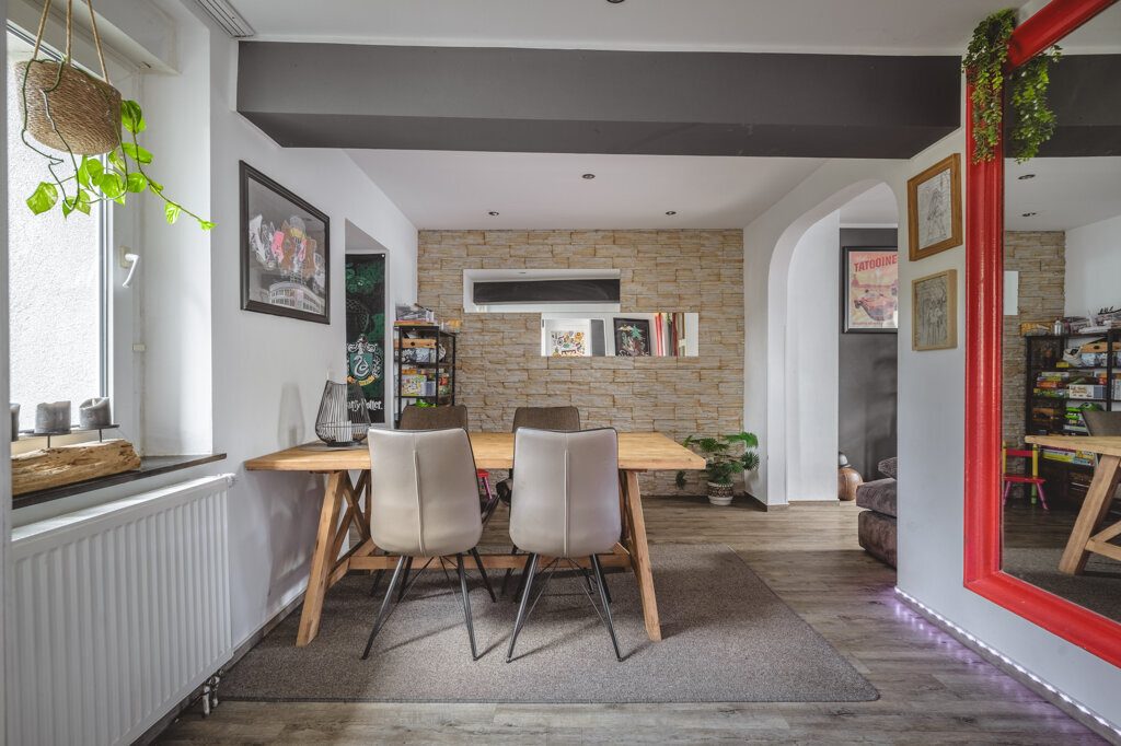 Immobilienangebot - Würselen - Wohnen - Bardenberg!
Umfassend saniertes Einfamilienhaus mit großer Wohnfläche und tollem Garten