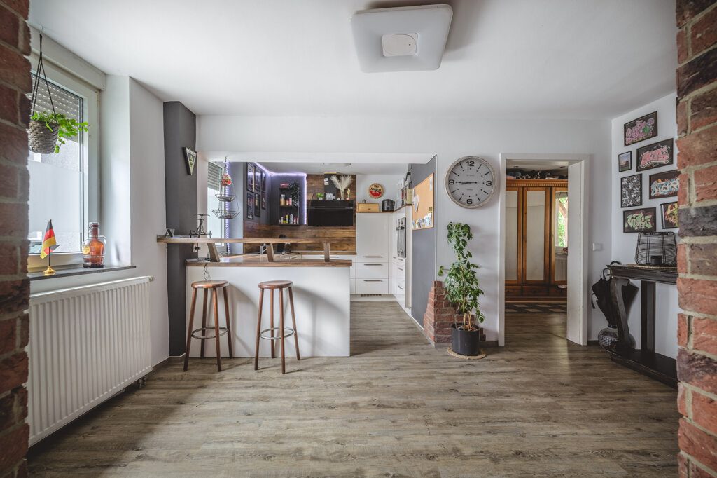 Immobilienangebot - Würselen - Wohnen - Bardenberg!
Umfassend saniertes Einfamilienhaus mit großer Wohnfläche und tollem Garten