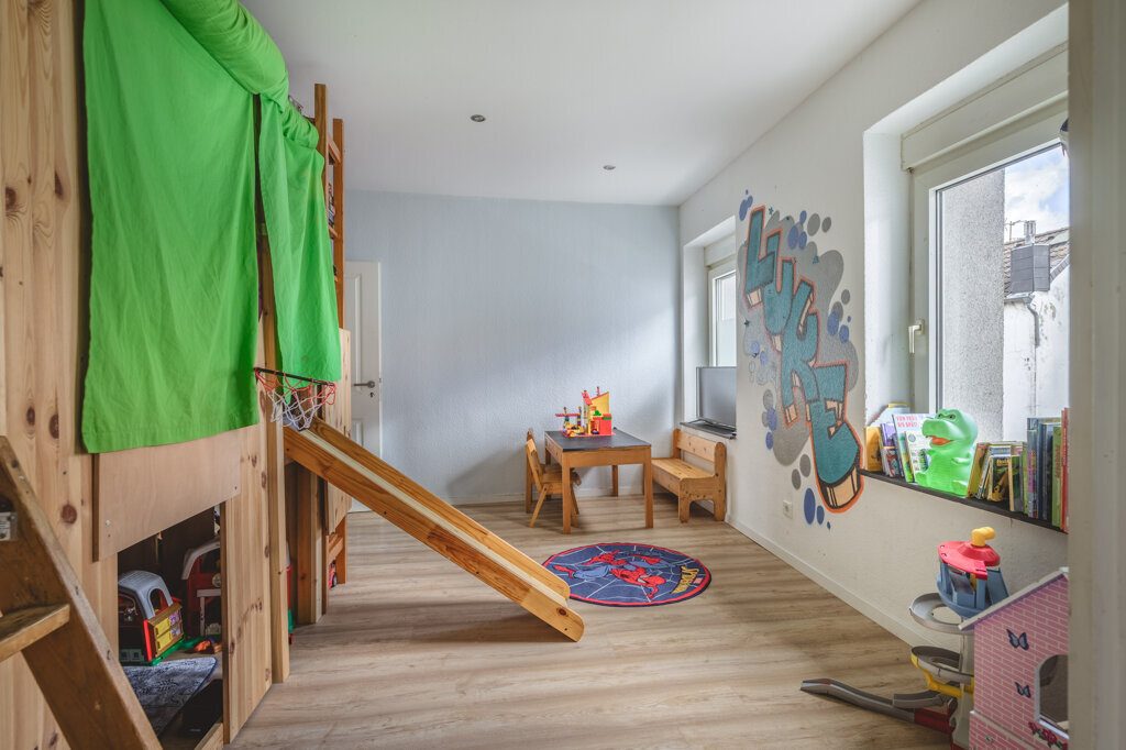 Immobilienangebot - Würselen - Wohnen - Bardenberg!
Umfassend saniertes Einfamilienhaus mit großer Wohnfläche und tollem Garten