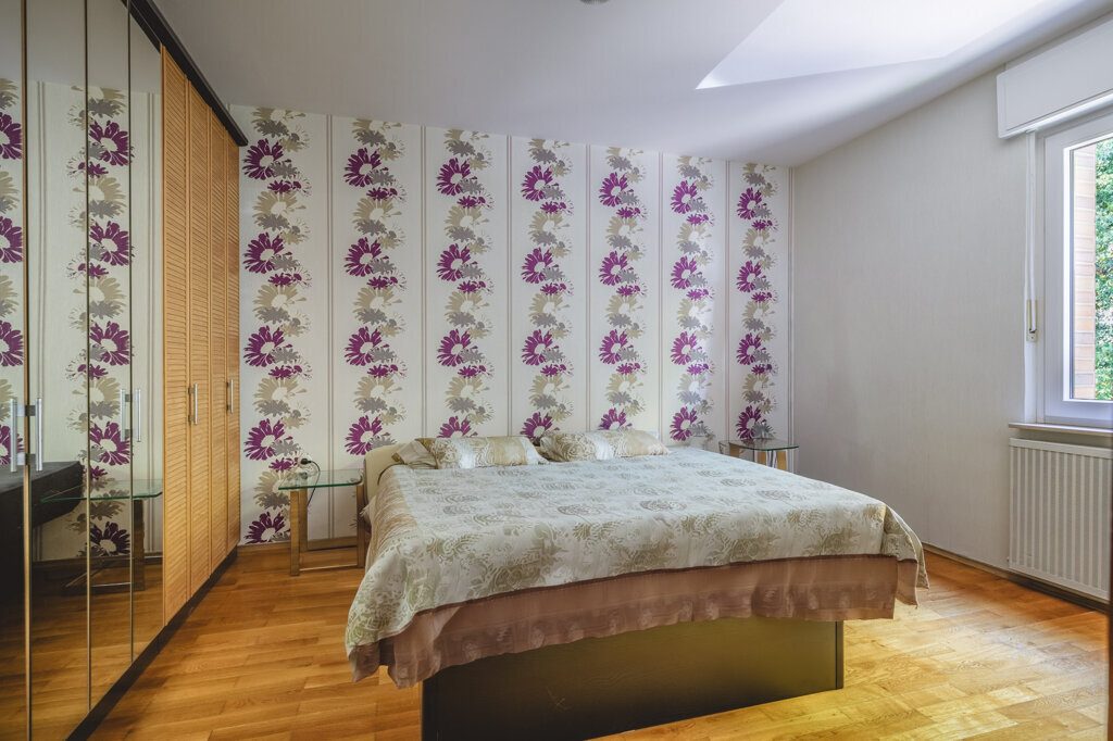 Immobilienangebot - Würselen - Wohnen - Broichweiden – Dobach!
Liebevoll gepflegtes Zweifamilienhaus mit zwei Garagen und großem Garten