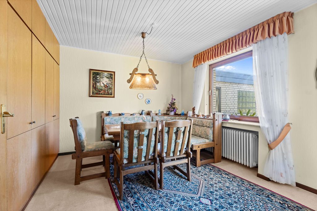 Immobilienangebot - Herzogenrath-Straß - Wohnen - Freistehendes Einfamilienhaus mit Garage in traumhafter Lage