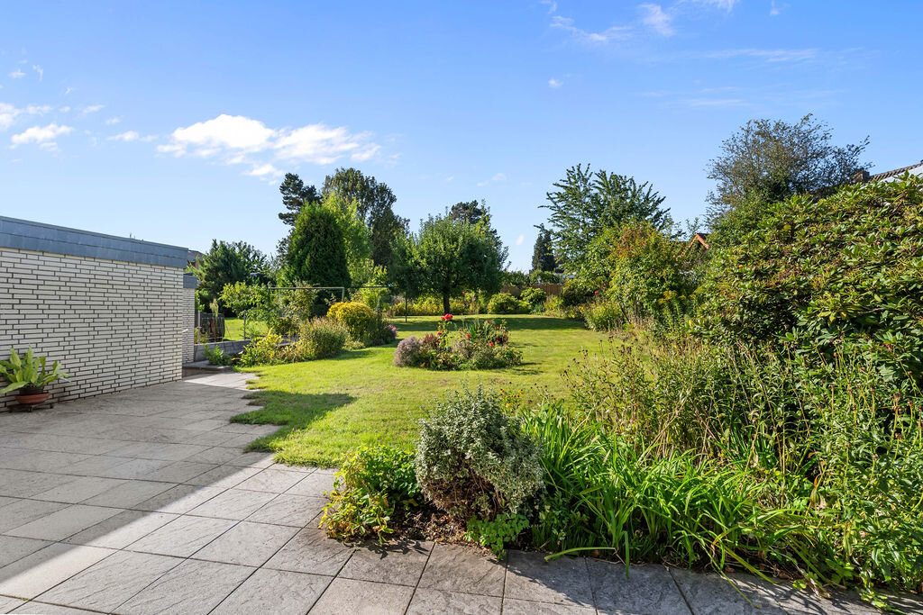 Immobilienangebot - Herzogenrath-Straß - Wohnen - Freistehendes Einfamilienhaus mit Garage in traumhafter Lage
