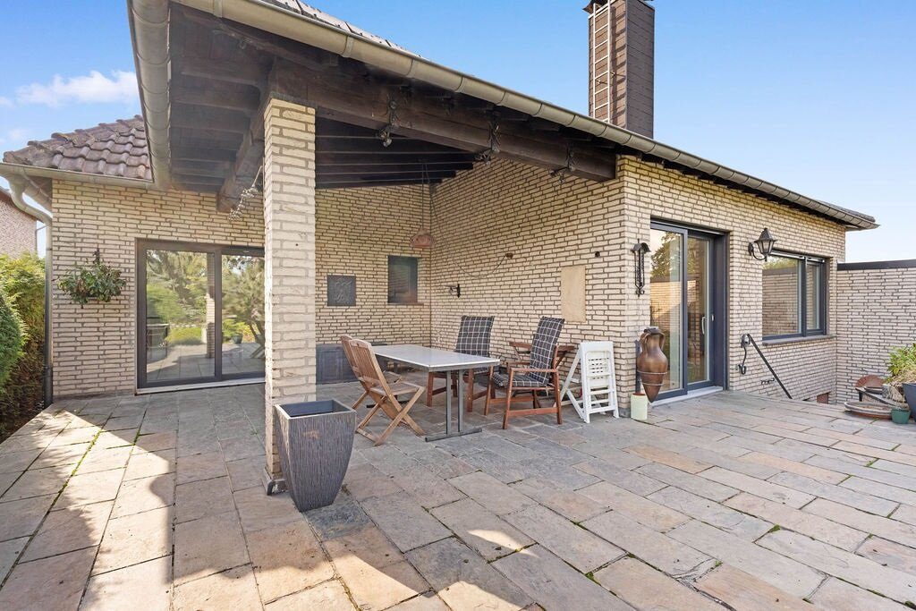 Immobilienangebot - Eschweiler - Wohnen - Freistehendes EFH mit Garage und außergewöhnlich großem Grundstück am Rande des Landschaftsschutzgebietes