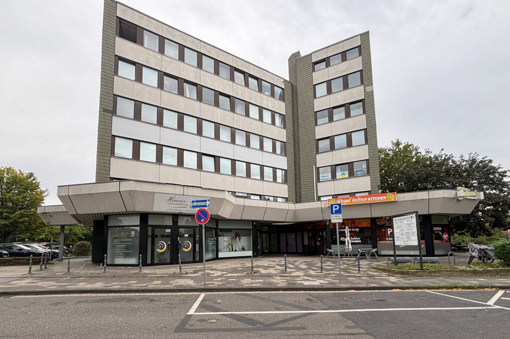 Immobilienangebot - Alsdorf - Rest/Spezial - Geräumige Praxis- oder Büroflächen mit 4 Pkw-Stellplätzen in gut frequentierter Lage