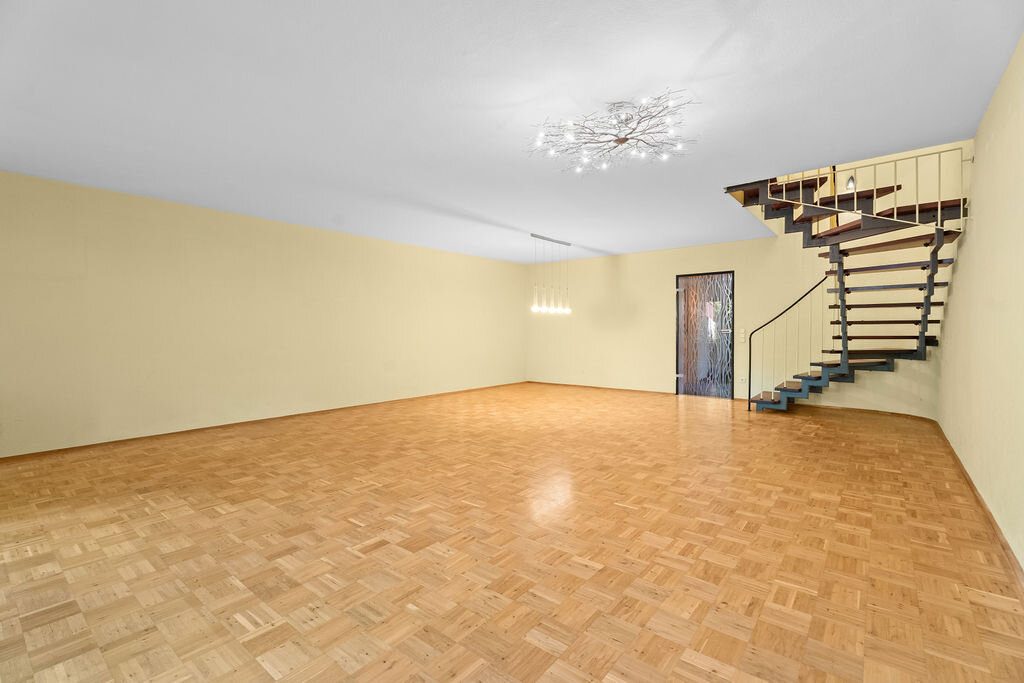 Immobilienangebot - Aachen / Laurensberg - Wohnen - 4‑Zimmer-Maisonettewohnung mit Garten, eigenem Eingang und PKW-Stellplatz im Herzen von Laurensberg
