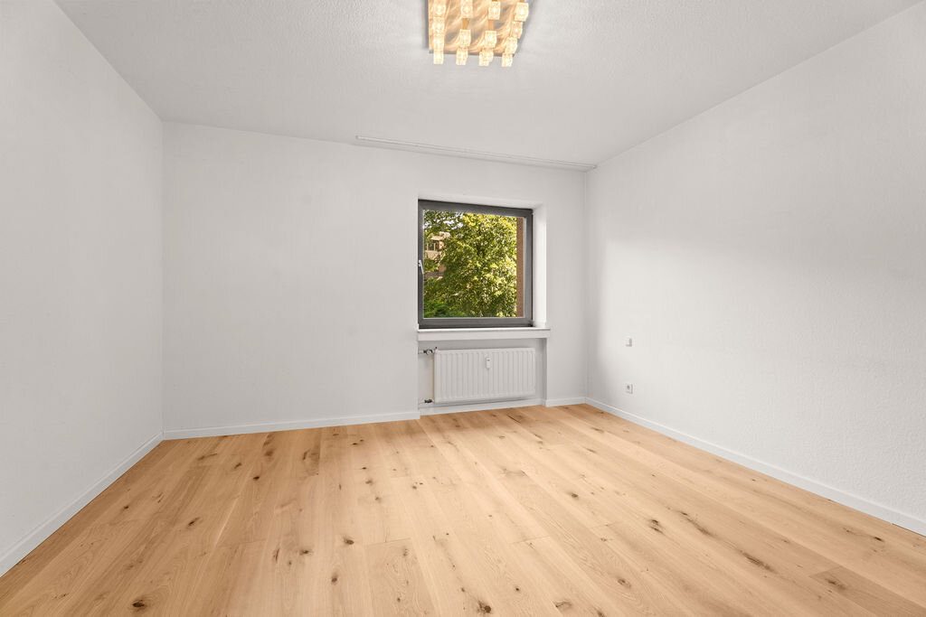 Immobilienangebot - Aachen / Laurensberg - Wohnen - 4‑Zimmer-Maisonettewohnung mit Garten, eigenem Eingang und PKW-Stellplatz im Herzen von Laurensberg