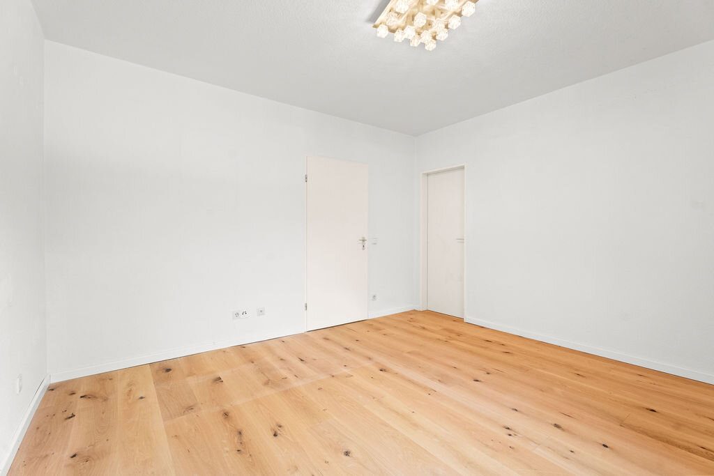 Immobilienangebot - Aachen / Laurensberg - Wohnen - 4‑Zimmer-Maisonettewohnung mit Garten, eigenem Eingang und PKW-Stellplatz im Herzen von Laurensberg