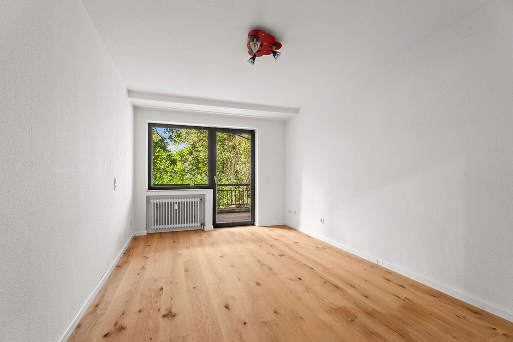 Immobilienangebot - Aachen / Laurensberg - Wohnen - 4‑Zimmer-Maisonettewohnung mit Garten, eigenem Eingang und PKW-Stellplatz im Herzen von Laurensberg