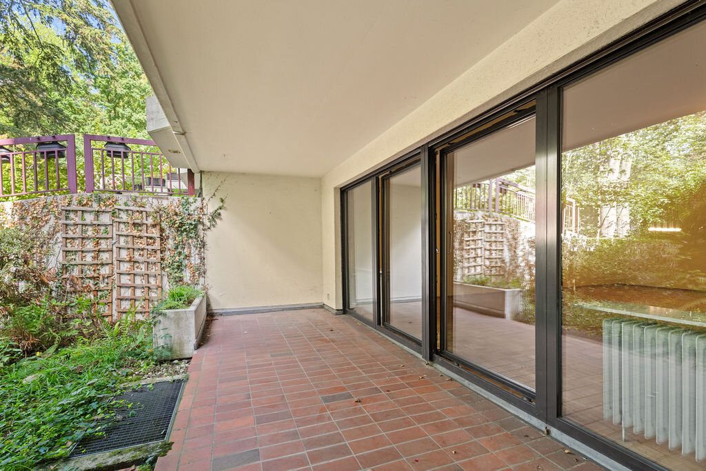 Immobilienangebot - Aachen / Laurensberg - Wohnen - 4‑Zimmer-Maisonettewohnung mit Garten, eigenem Eingang und PKW-Stellplatz im Herzen von Laurensberg