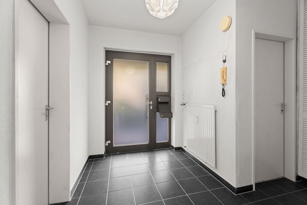 Immobilienangebot - Aachen / Laurensberg - Wohnen - 4‑Zimmer-Maisonettewohnung mit Garten, eigenem Eingang und PKW-Stellplatz im Herzen von Laurensberg