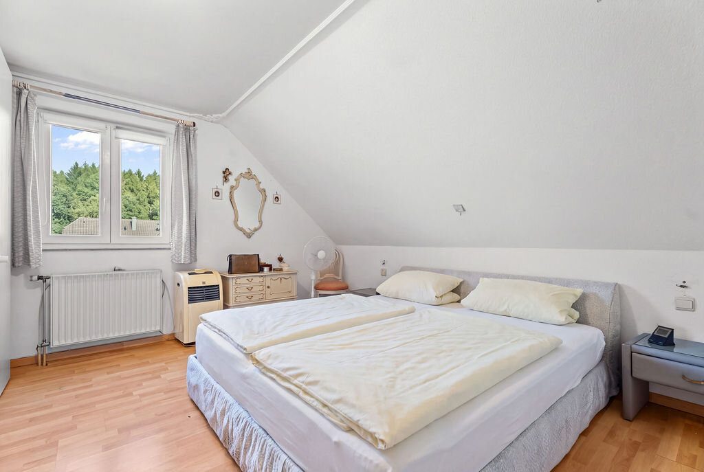 Immobilienangebot - Eynatten - Wohnen - Belgisches Lebensgefühl vor den Toren Aachens – großzügige Doppelhaushälfte mit weitläufigem Garten