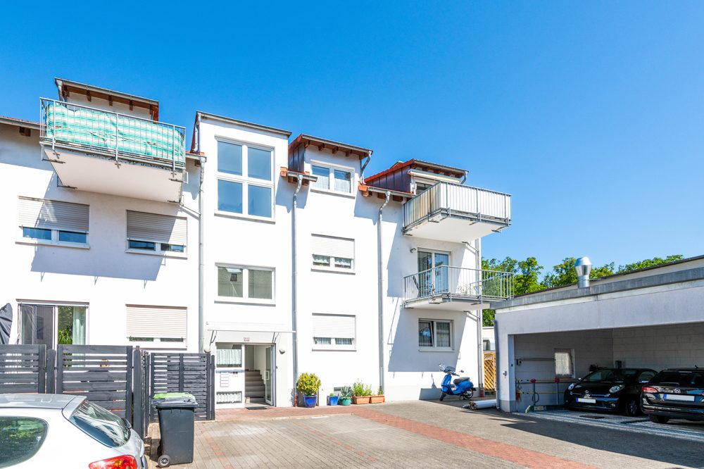 Immobilienangebot - Maintal - Alle - Maintal-Dörnigheim: Wunderschöne 2 Zimmer-Dachgeschoss-Wohnung mit Süd-Balkon & Einbauküche