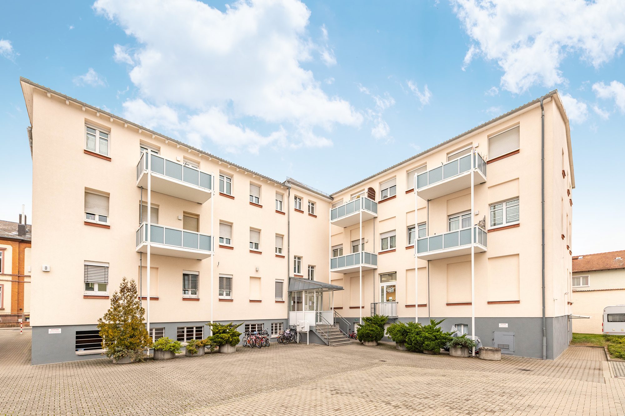 Immobilienangebot - Hanau - Alle - Hanau-Steinheim: Frisch renovierte und gemütliche 3 Zimmer-Wohnung mit tollem Grundriss & Balkon