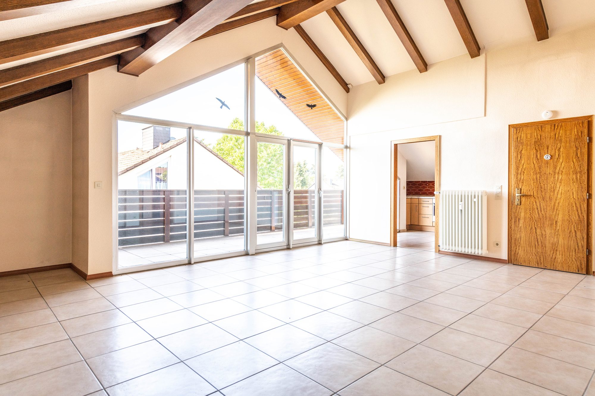 Immobilienangebot - Maintal - Alle - Maintal-Hochstadt: Schöne 3 Zimmer-Dachgeschoss-Wohnung mit großem Balkon & tollem Ausblick