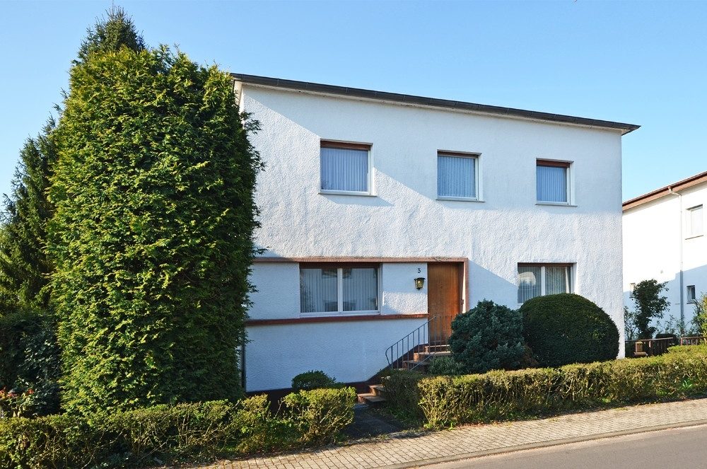 Frontansicht Immobilienangebot - Hanau - Alle - Hanau-Rosenau: Tolles & gepflegtes Einfamilienhaus mit herrlichem Grundstück in bevorzugter Wohnlage