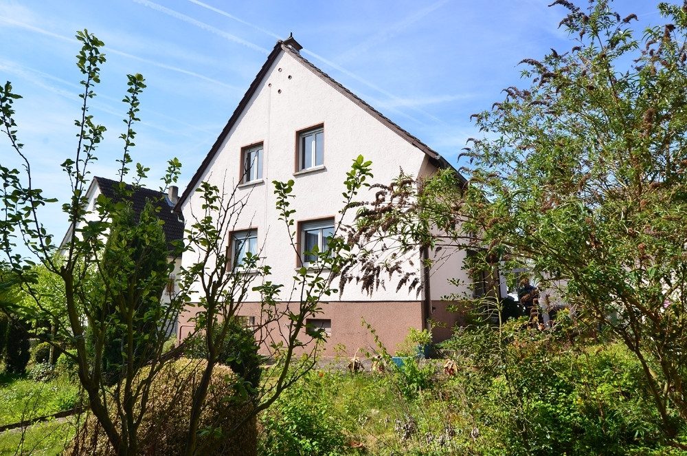 Immobilienangebot - Maintal - Alle - Maintal-Hochstadt: Gemütliches Ein- bis Zweifamilienhaus mit schönem Grundstück in begehrter Lage