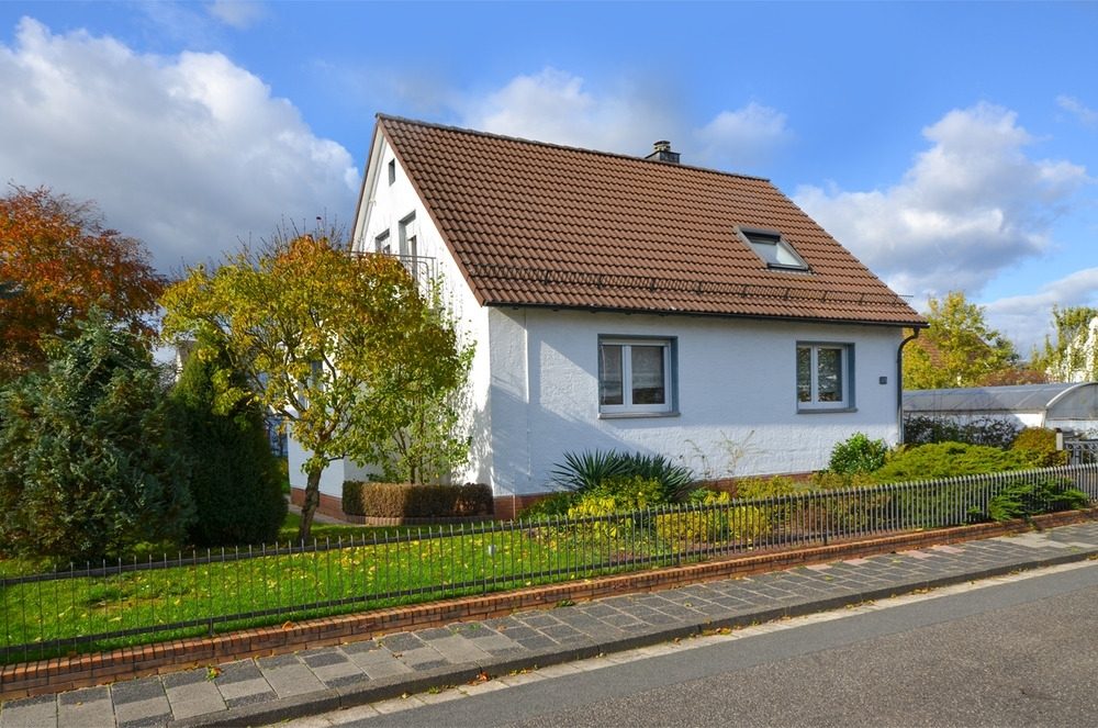 Immobilienangebot - Maintal - Alle - Maintal-Dörnigheim: Freistehendes Einfamilienhaus mit traumhaften Grundstück in begehrter Lage