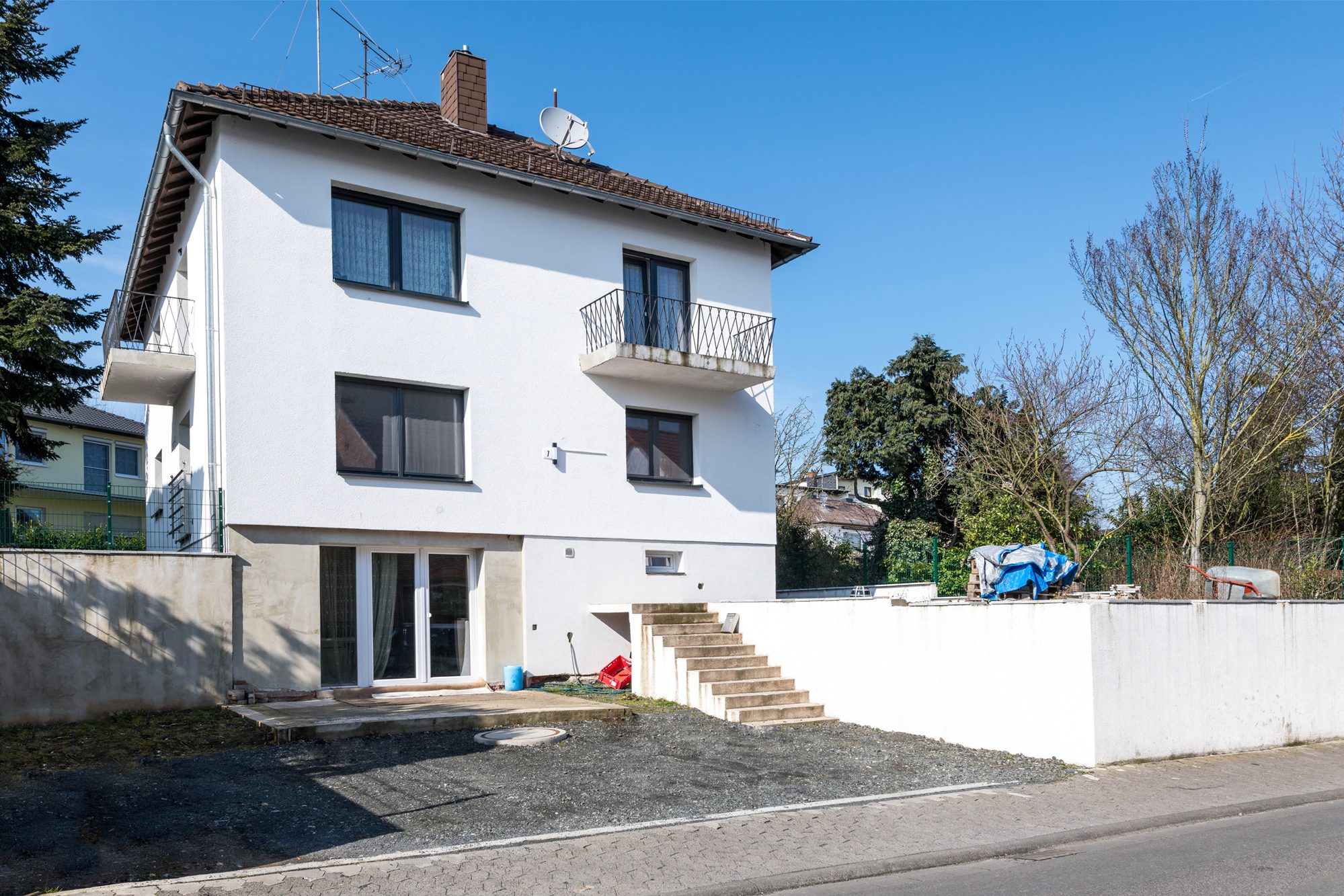 Immobilienangebot - Maintal - Alle - Maintal-Hochstadt: Großzügiges Zweifamilienhaus mit tollem Grundriss in zentraler Wohnlage