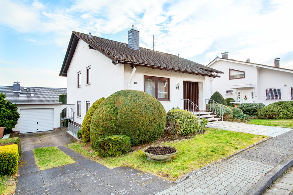 Immobilienangebot - Maintal / Hochstadt - Alle - Maintal-Hochstadt: Wunderschönes Einfamilienhaus mit herrlichem Grundstück in absolut begehrter Lage