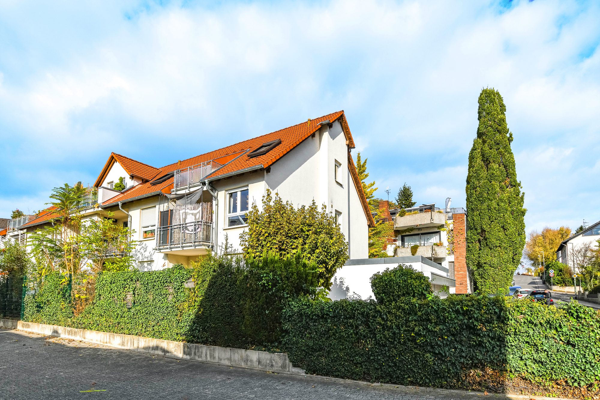 Immobilienangebot - Kriftel - Alle - Kriftel: Vermietete 2-Zimmer-Wohnung mit S/W-Loggia und Einbauküche im gepflegten Mehrfamilienhaus