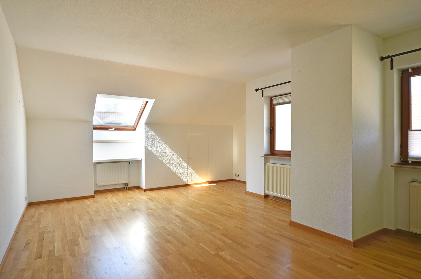 Immobilienangebot - Hanau - Alle - Hanau-Alt-Kesselstadt: Helle, gemütliche 2 Zimmer-Dachgeschoss-Wohnung in begehrter Lage