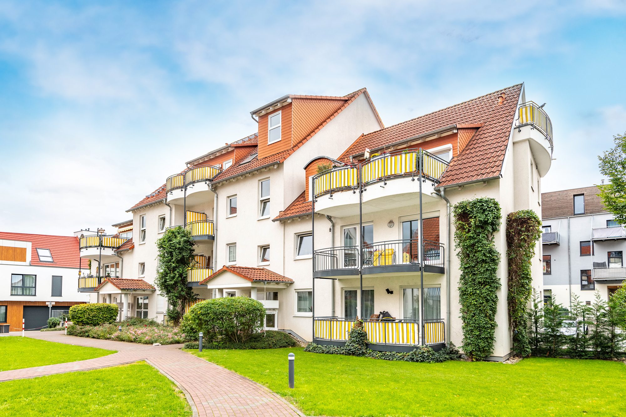 Außenansicht Immobilienangebot - Bad Vilbel - Alle - Bad Vilbel: Wunderschöne 2-Zimmer-Wohnung mit Terrasse und neuer Einbauküche in ruhiger Stadtlage