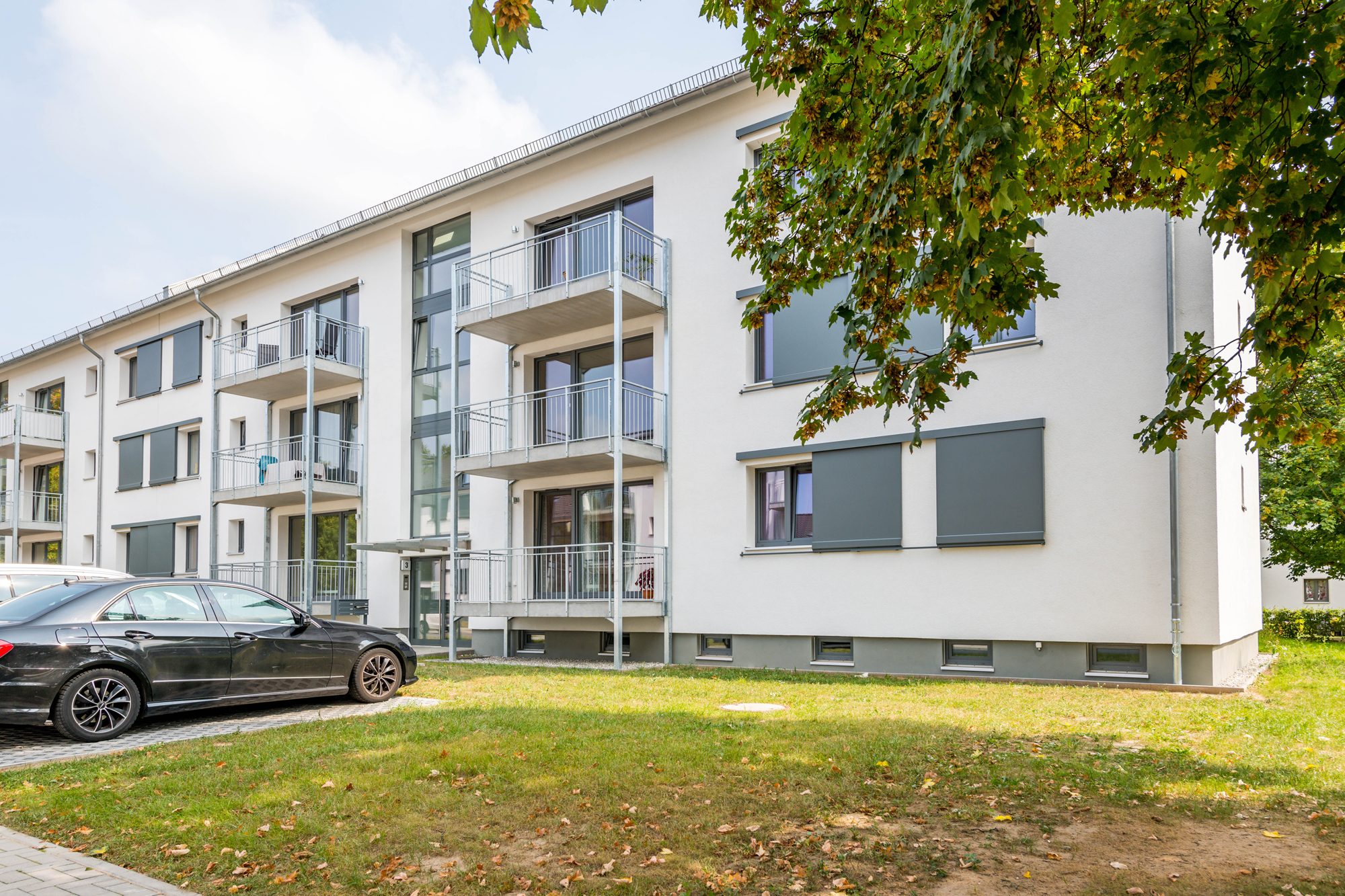 Immobilienangebot - Hanau - Alle - Hanau: "Lehrhöfer-Park" - Wunderschöne, helle 4 Zimmer-Wohnung mit 2 Balkonen und Gartenanteil